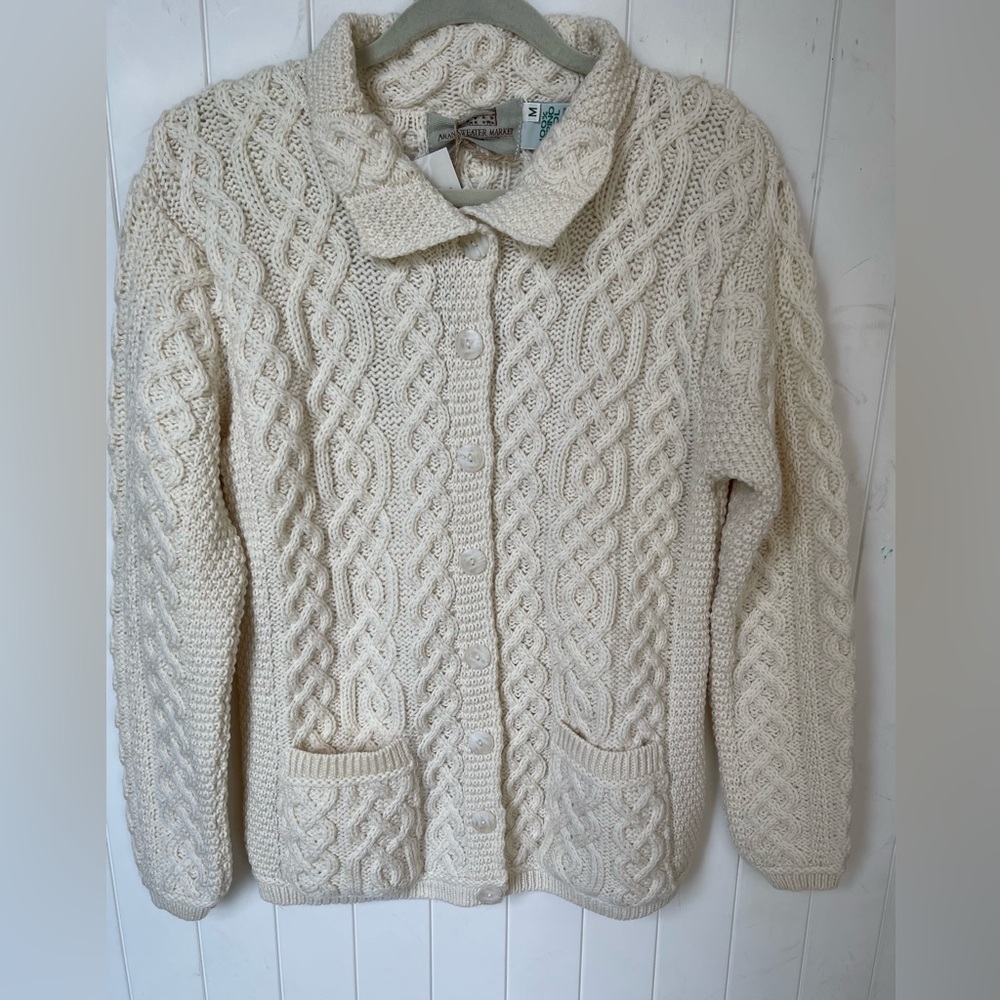 Woman’s Aran Irish Cardigan 100% Merino Wool Sweater size M NWT